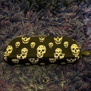 Alexander McQueen make up bag - new